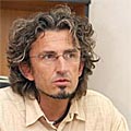 Новата визия е като следваща версия на Windows. Може и да не проработи.